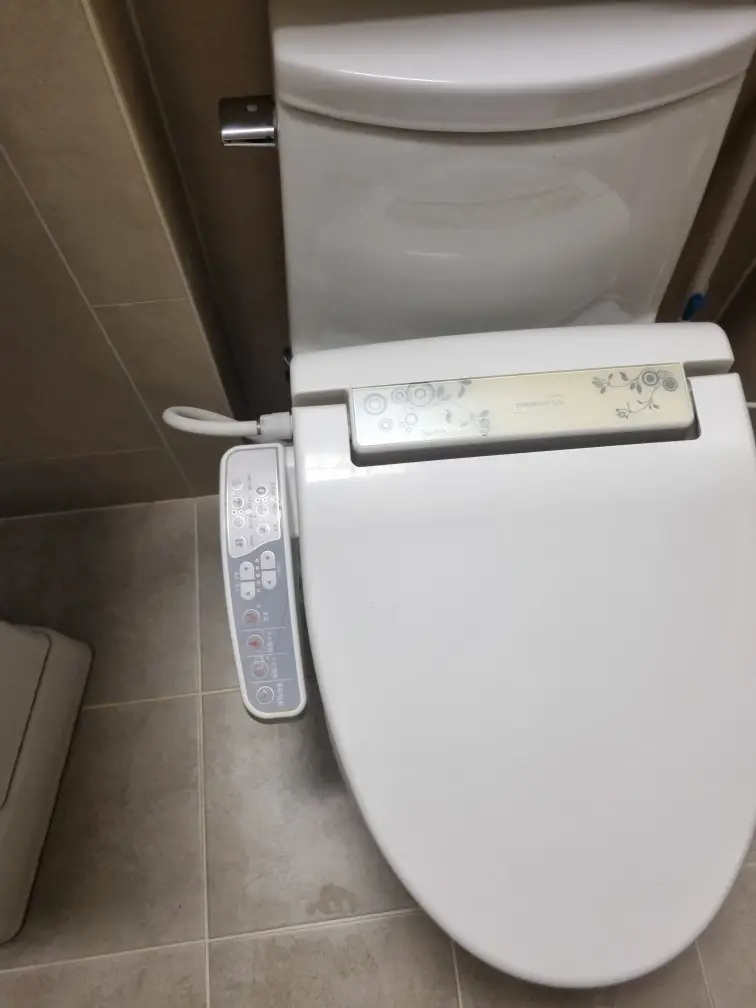 변기 흔들거릴 때 백시멘트 작업으로 해결하는 방법 - 막힘해결119